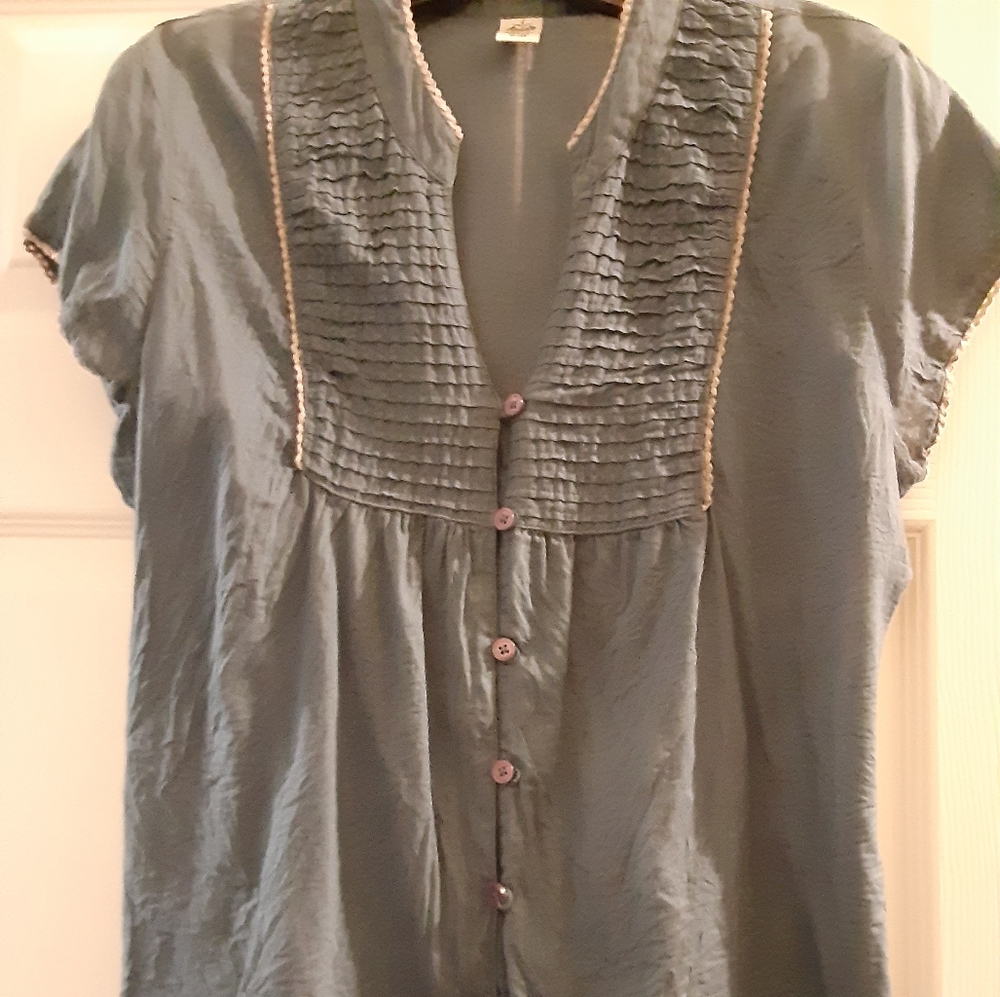 Women's blouse